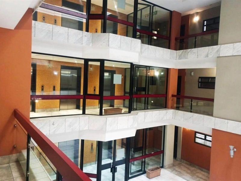 2 Bedroom Apartment For Sale in Ferreirasdorp, Johannesburg - Photo 3