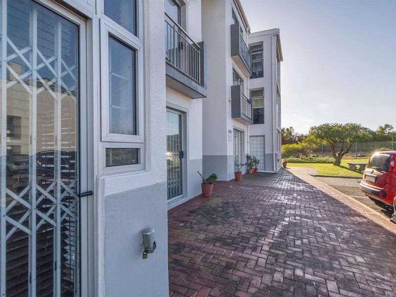 Surf, Sun and Secure Coastal Living - 2 Bedroom Ground Floor Apartment for Sale Big Bay Beach Club - Photo 3