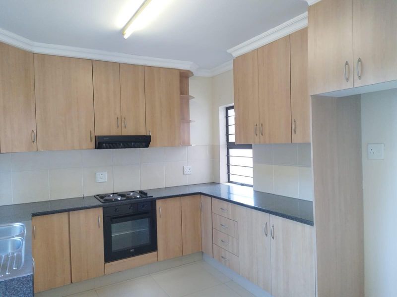 Duplex To Rent in Overport, Durban, KwaZulu Natal - Photo 6