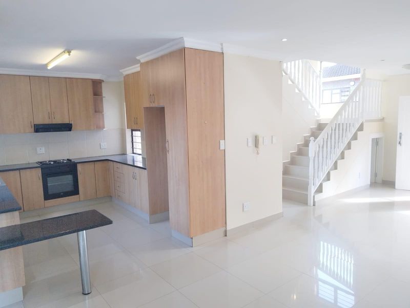 Duplex To Rent in Overport, Durban, KwaZulu Natal - Photo 3