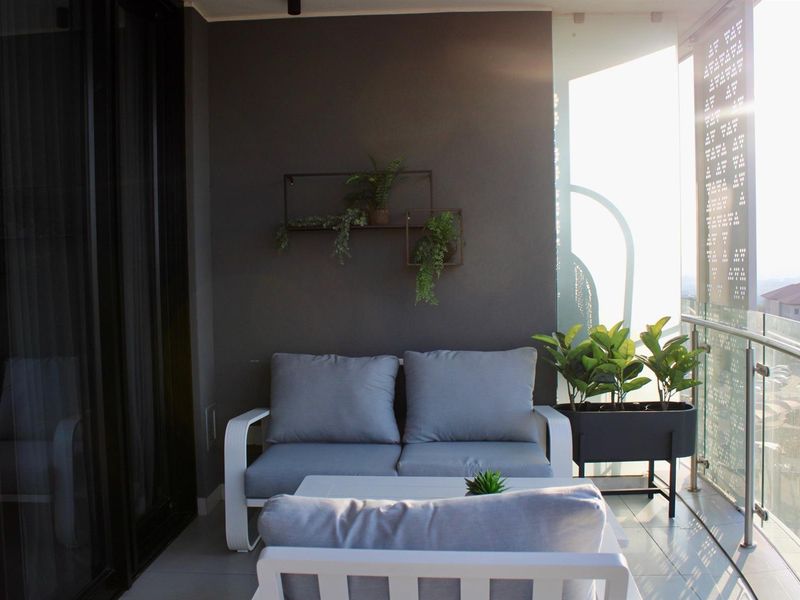 Luxury Fully Furnished 2-Bedroom Apartment To Rent - Ellipse, Waterfall - Photo 2