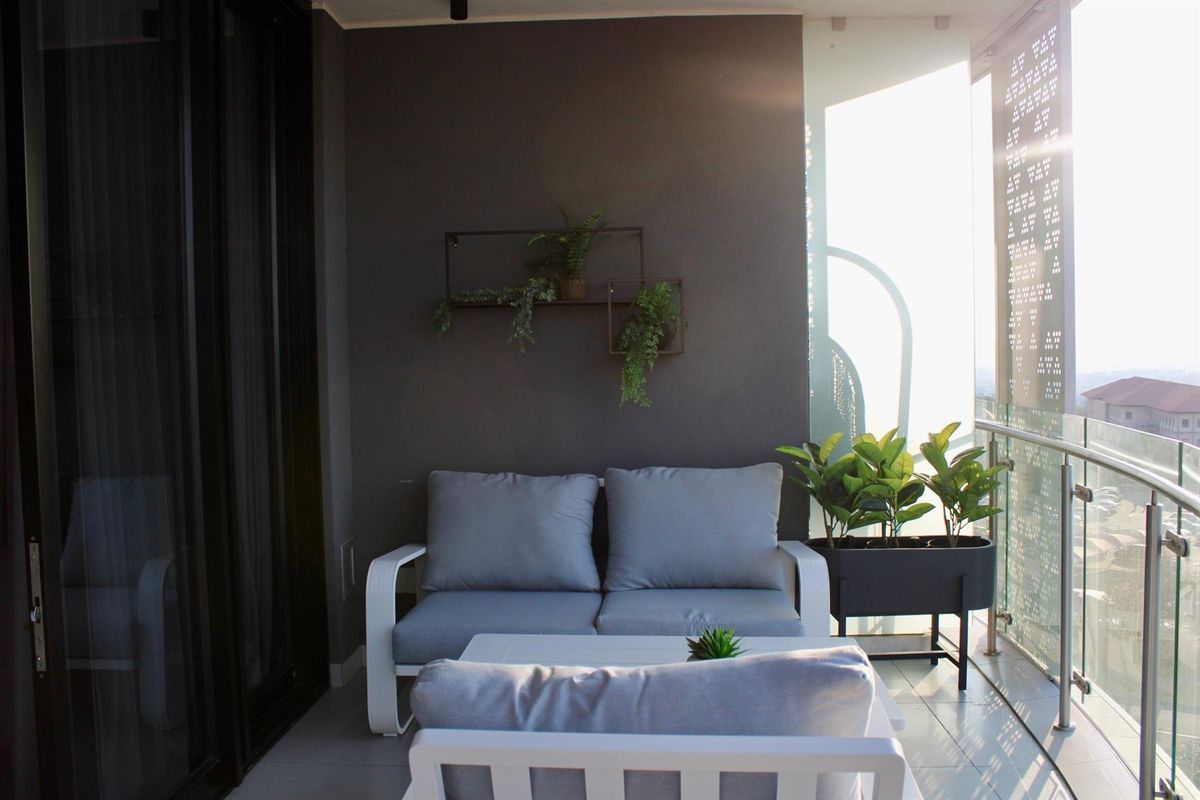 Luxury Fully Furnished 2-Bedroom Apartment To Rent - Ellipse, Waterfall - Photo 2