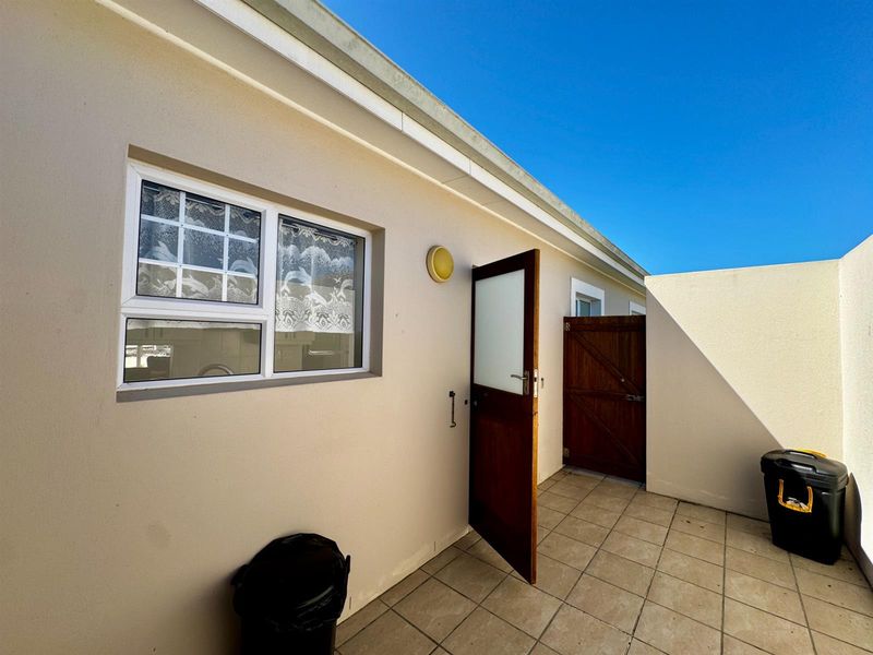 Retirement Lifestyle living in popular Mossel Bay Fynbos Lifestyle village - Photo 9