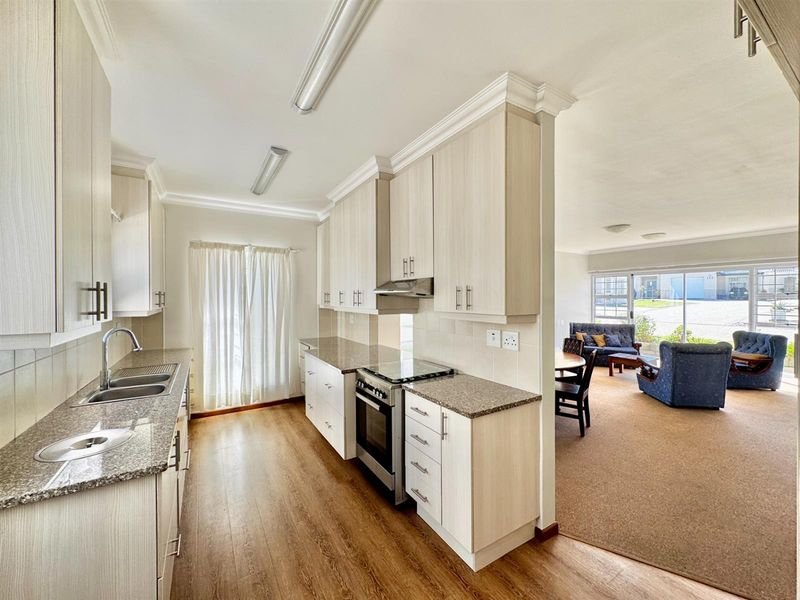 Retirement Lifestyle living in popular Mossel Bay Fynbos Lifestyle village - Photo 7