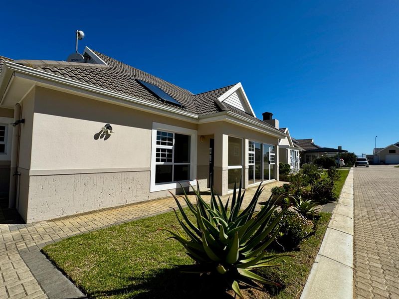 Retirement Lifestyle living in popular Mossel Bay Fynbos Lifestyle village - Photo 2