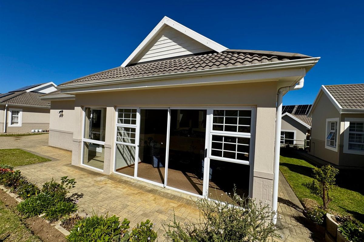 Retirement Lifestyle living in popular Mossel Bay Fynbos Lifestyle village - Photo 3