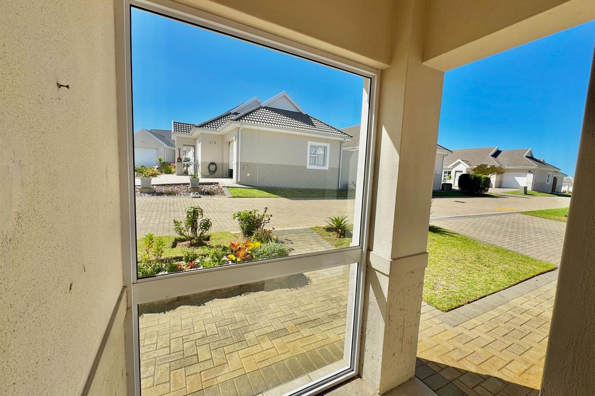Retirement Lifestyle living in popular Mossel Bay Fynbos Lifestyle village - Photo 4