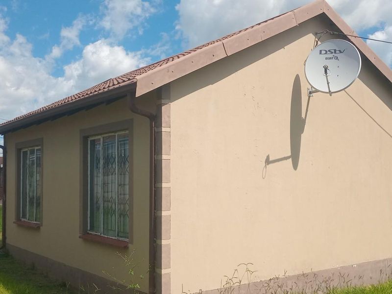 House For Sale in Madadeni, Newcastle, KwaZulu Natal - Photo 3