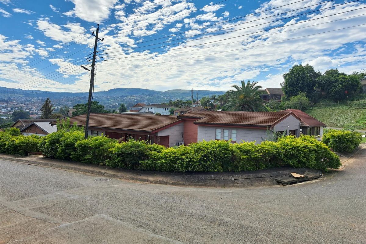 BARGAIN DELUXE - Photo 3