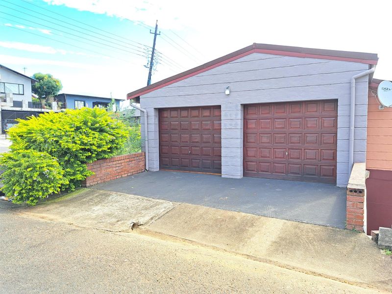 BARGAIN DELUXE - Photo 2