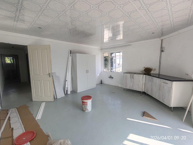 Cottage To Rent in Wychwood, Germiston - Photo 2