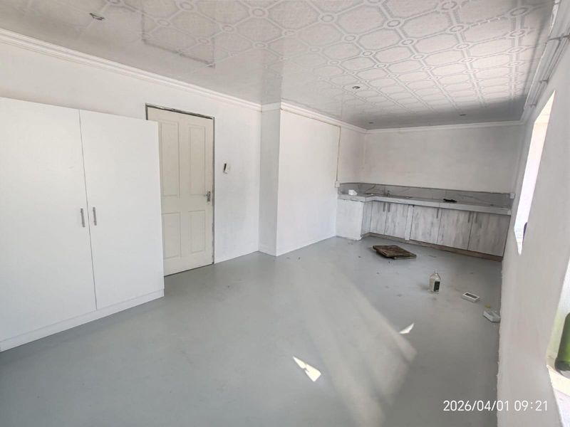 Cottage To Rent in Wychwood, Germiston - Photo 1