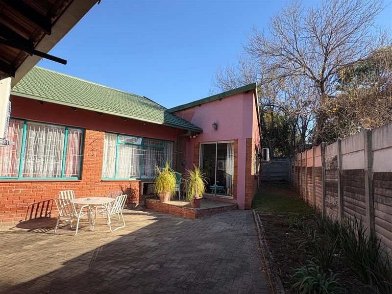 House For Sale in Aviary Hill, Newcastle, KwaZulu Natal - Photo 2