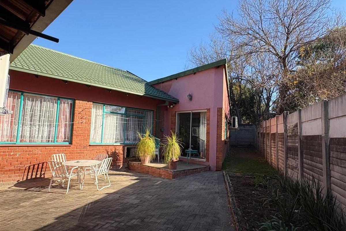 House For Sale in Aviary Hill, Newcastle, KwaZulu Natal - Photo 2