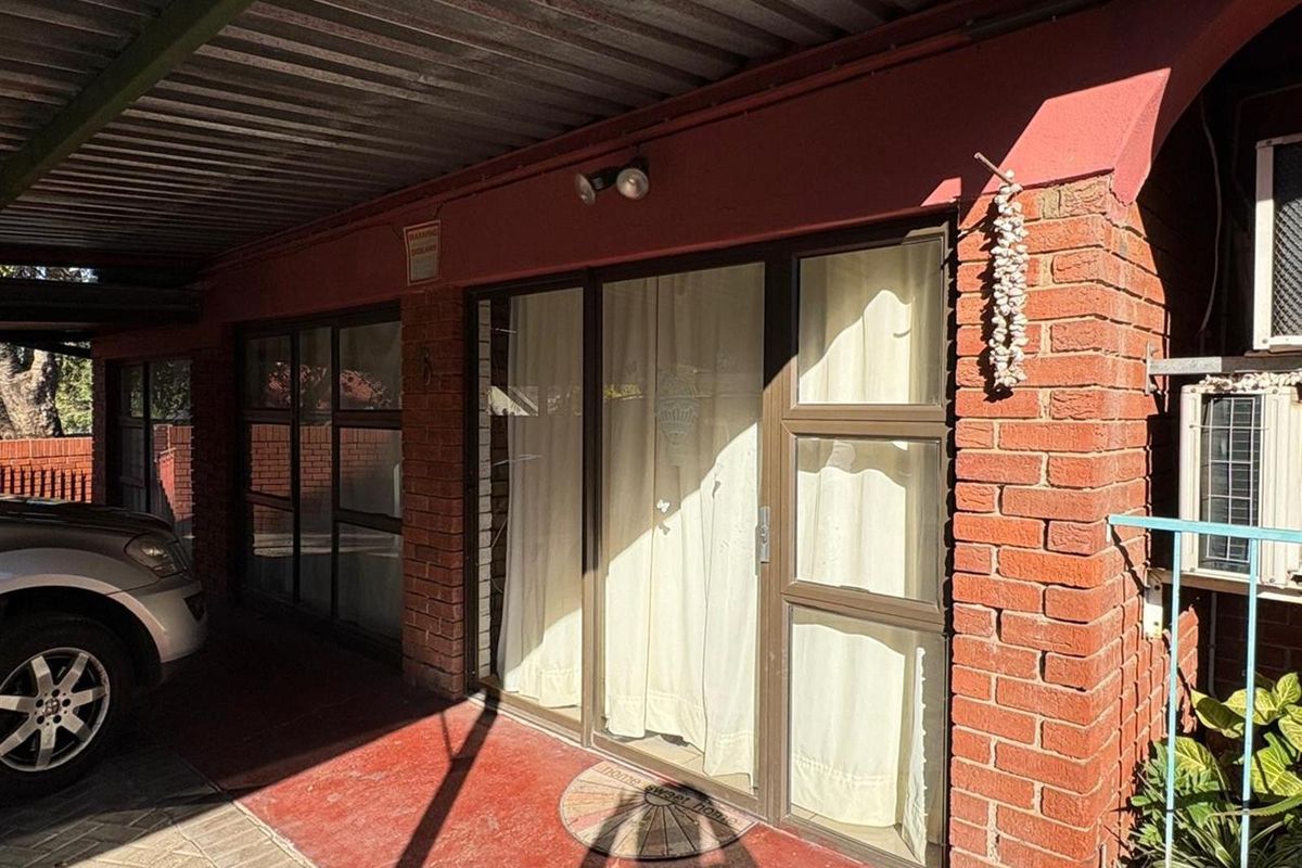 House For Sale in Aviary Hill, Newcastle, KwaZulu Natal - Photo 3