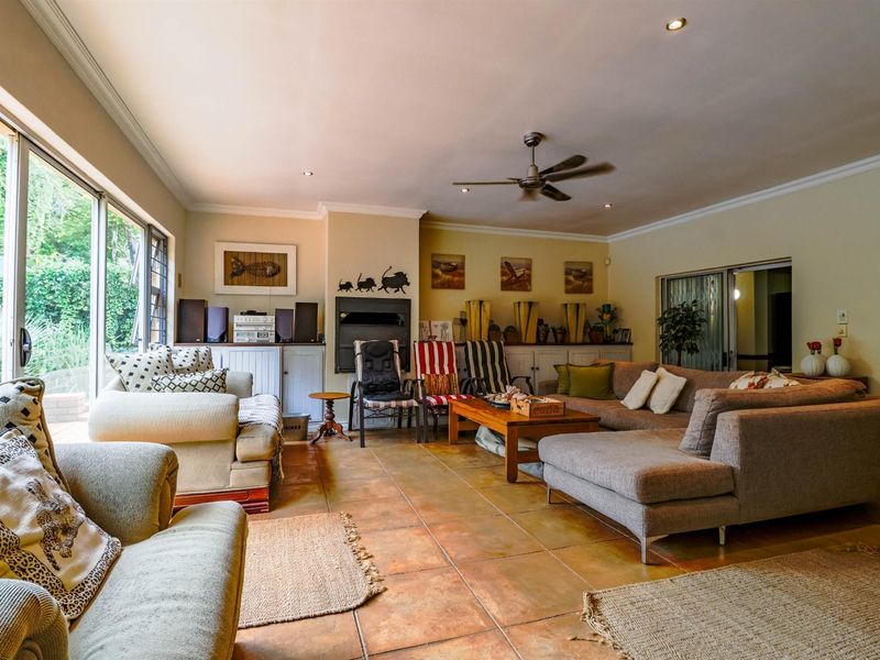 Spacious 4-Bedroom Home with Inverter and Backup Battery - Photo 3