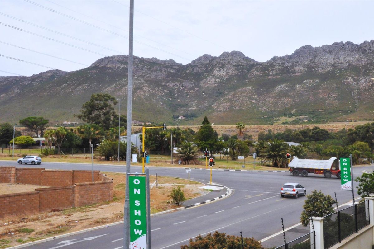 2 Bedroom Apartment in Greenbay Eco Estate - To Rent - Photo 4