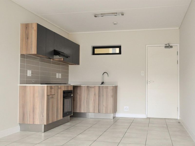 2 Bedroom Apartment in Greenbay Eco Estate - To Rent - Photo 5