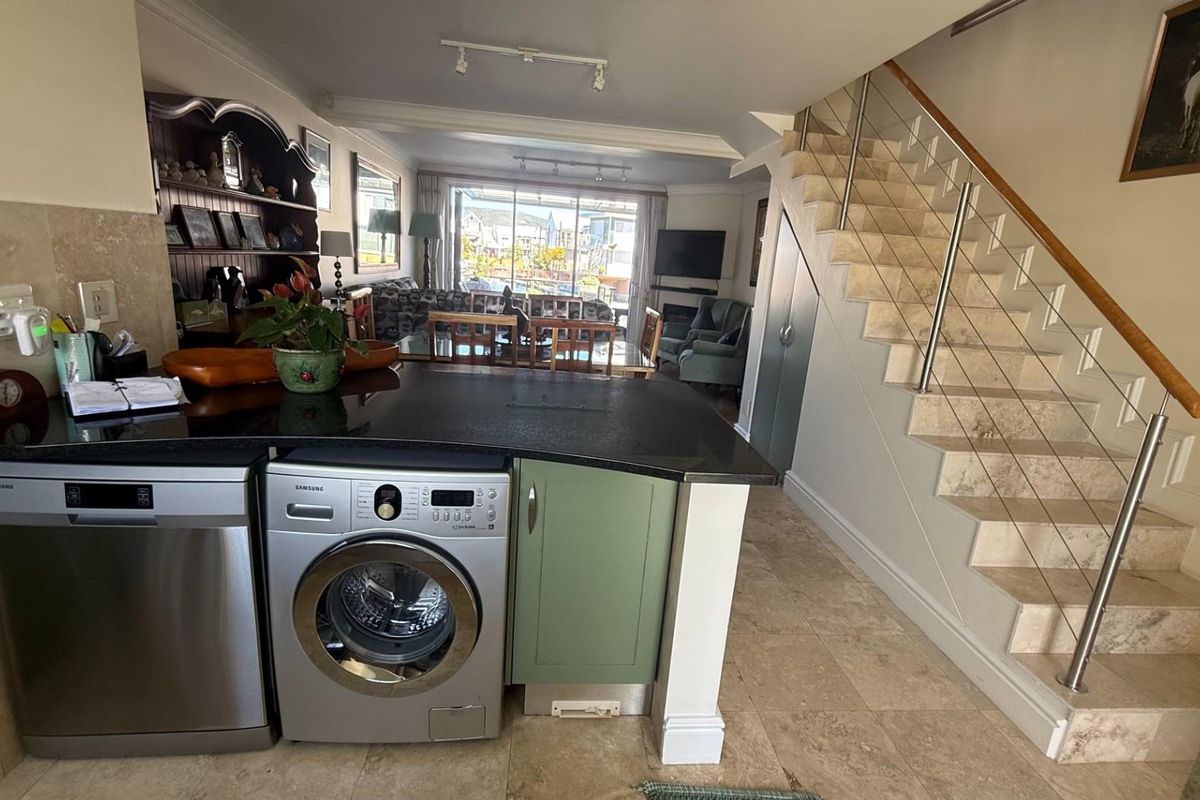 Duplex For Sale in Knysna Quays Knysna Central Knysna Western Cape - Photo 4