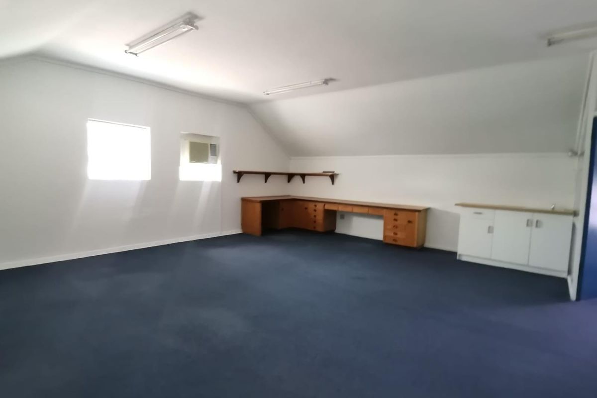 Professional Office Space To Let in Central Paarl - Photo 4