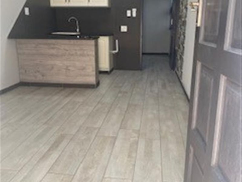 APARTMENT IN Imam Rd CLAREMONT FOR ONE PERSON ONLY - Photo 9