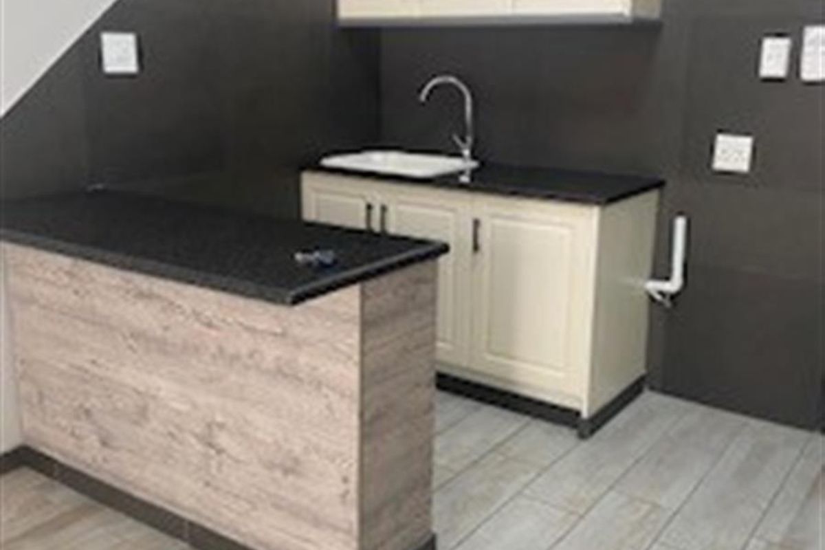 APARTMENT IN Imam Rd CLAREMONT FOR ONE PERSON ONLY - Photo 3