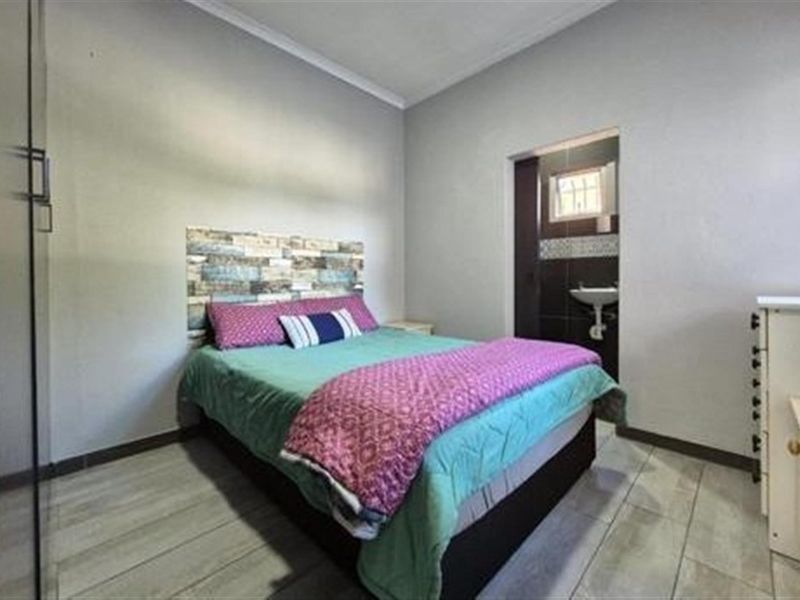 APARTMENT IN Imam Rd CLAREMONT FOR ONE PERSON ONLY - Photo 4