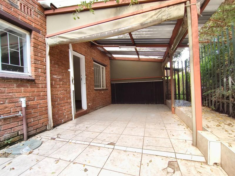 Townhouse For Sale in Bergbron, Roodepoort - Photo 9