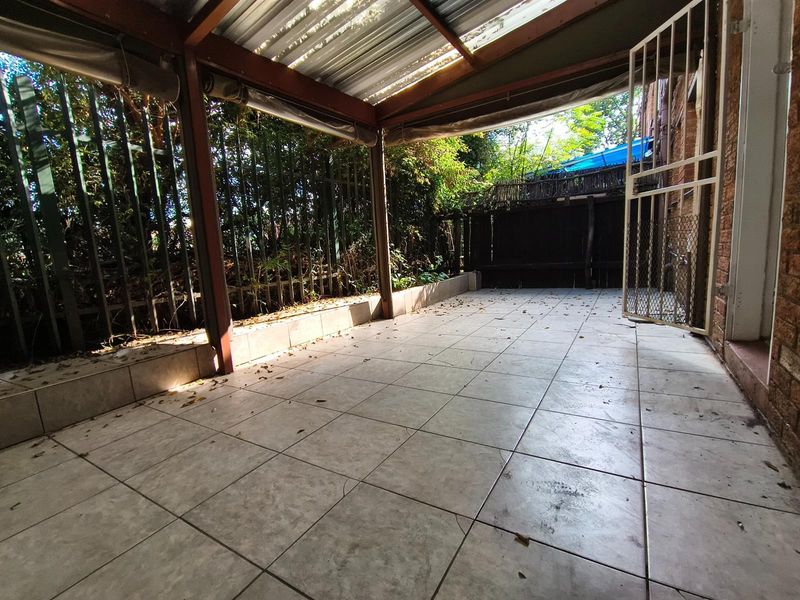 Townhouse For Sale in Bergbron, Roodepoort - Photo 8