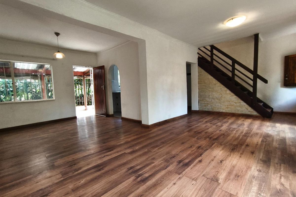 Townhouse For Sale in Bergbron, Roodepoort - Photo 4