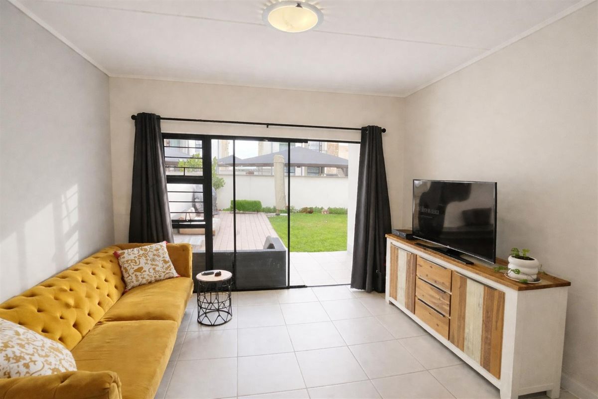 Apartment For Sale in Sandown, Blouberg - Photo 2