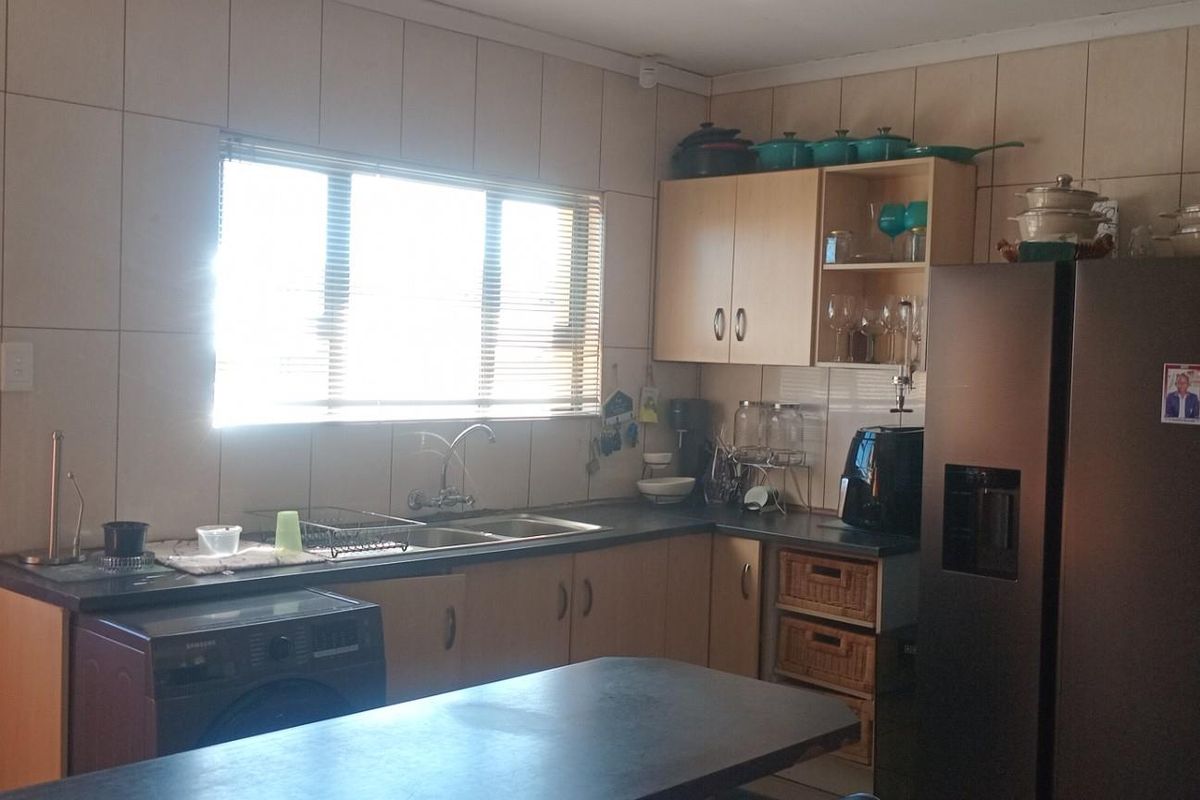 Townhouse To Rent in Aviary Hill, Newcastle, KwaZulu Natal - Photo 3