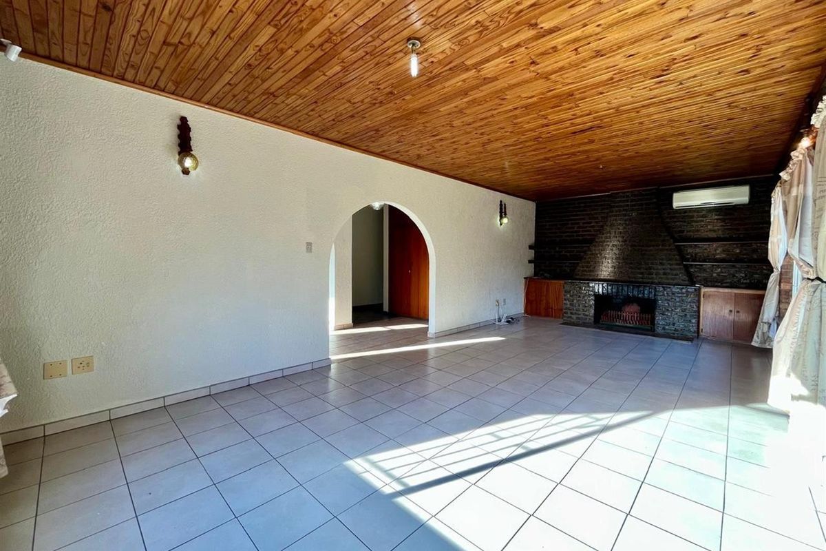 Sunset Views That Will Steal Your Heart - 3 Bedroom Home in Signal Hill - Photo 3