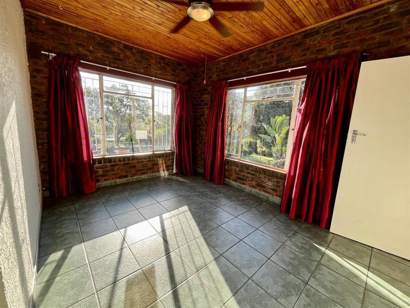 Sunset Views That Will Steal Your Heart - 3 Bedroom Home in Signal Hill - Photo 6