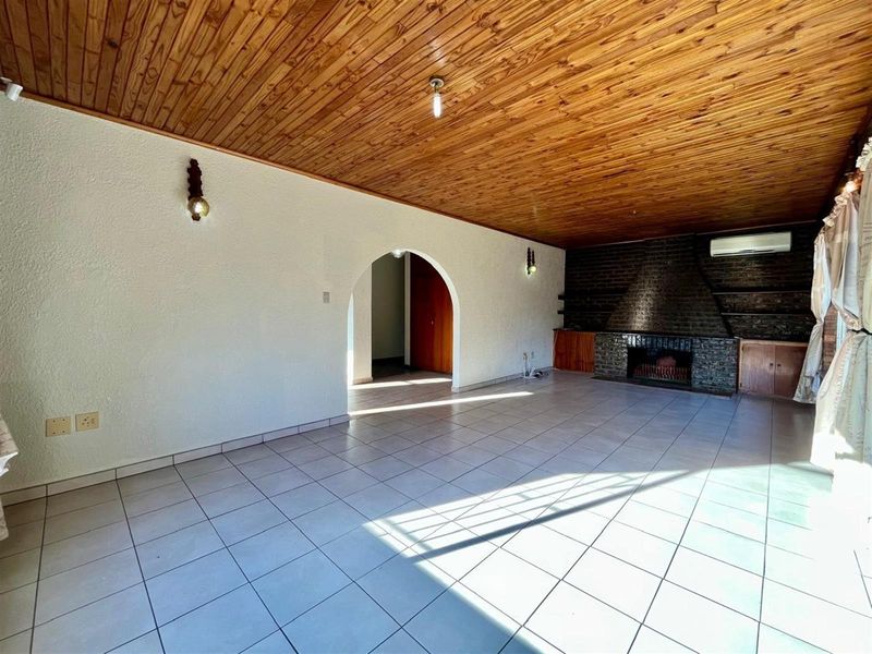 Sunset Views That Will Steal Your Heart - 3 Bedroom Home in Signal Hill - Photo 3