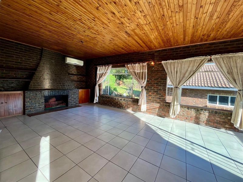 Sunset Views That Will Steal Your Heart - 3 Bedroom Home in Signal Hill - Photo 5