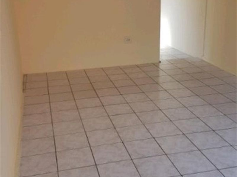 Apartment To Rent in Grosvenor, Bluff, Durban, KwaZulu Natal - Photo 3