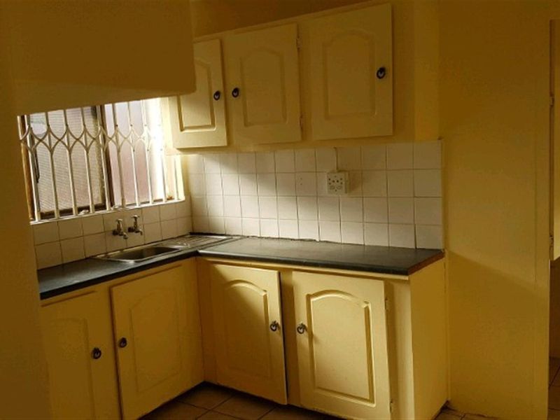 Apartment To Rent in Grosvenor, Bluff, Durban, KwaZulu Natal - Photo 4