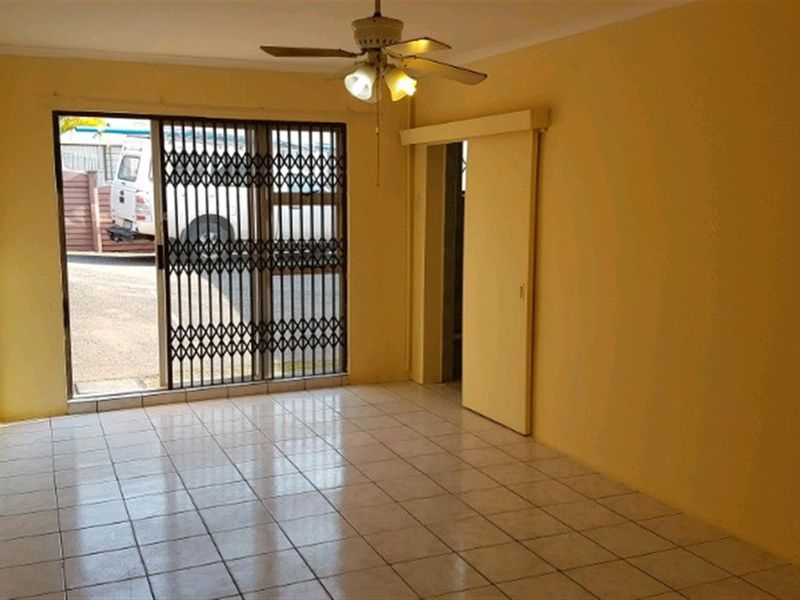 Apartment To Rent in Grosvenor, Bluff, Durban, KwaZulu Natal - Photo 2