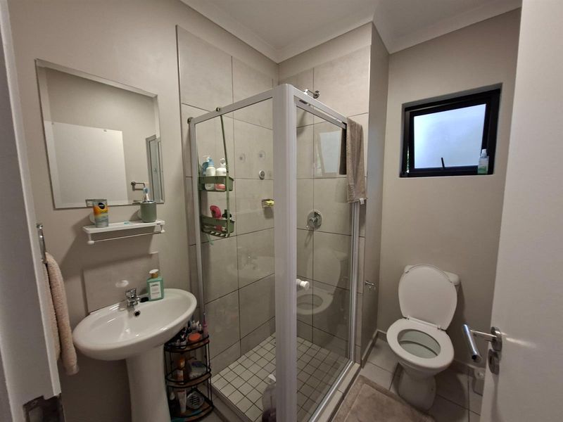 Modern and scenic apartment, Waterfall, KwaZulu Natal - Photo 8