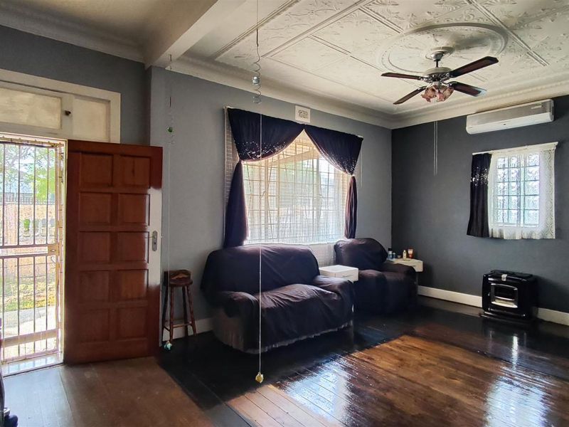 The Ultimate Fixer-Upper in Heart of Florentia - Photo 10