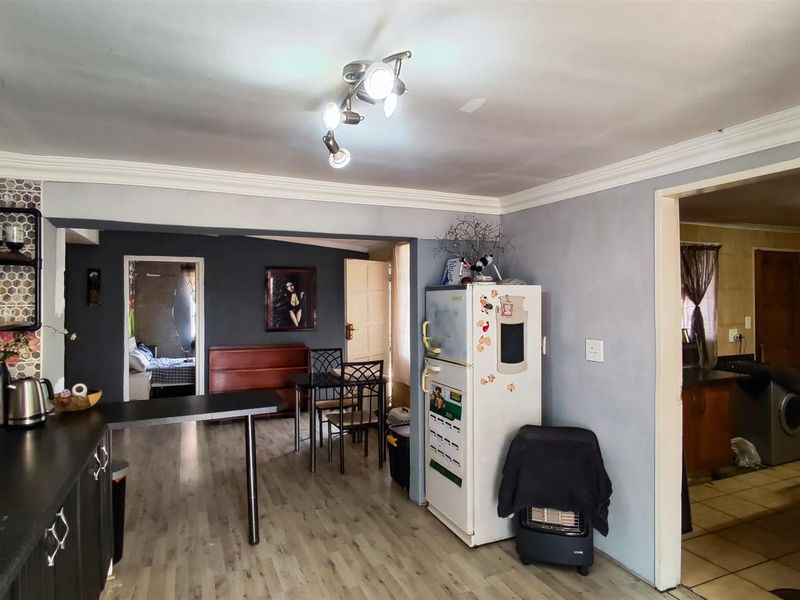 The Ultimate Fixer-Upper in Heart of Florentia - Photo 2