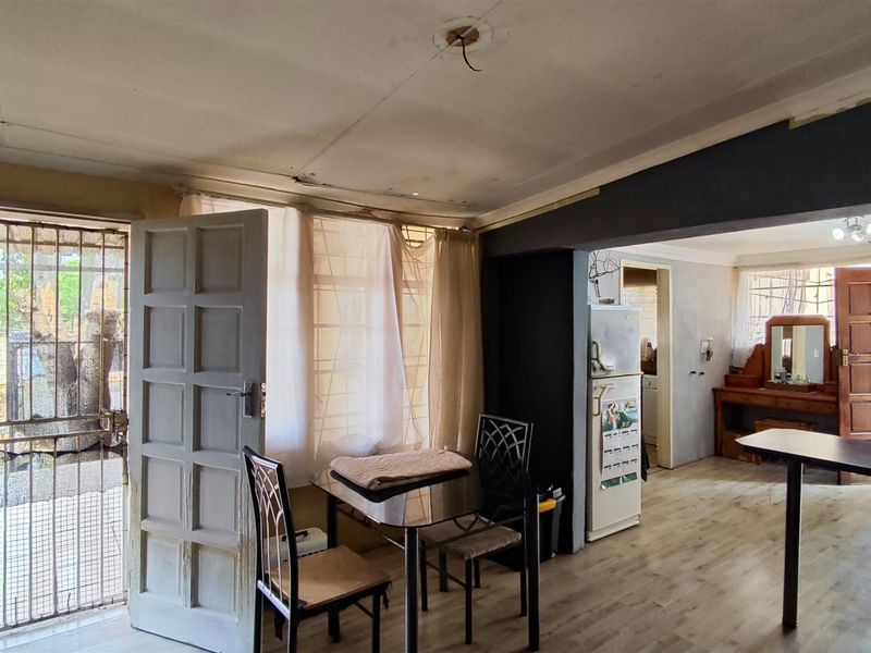 The Ultimate Fixer-Upper in Heart of Florentia - Photo 7