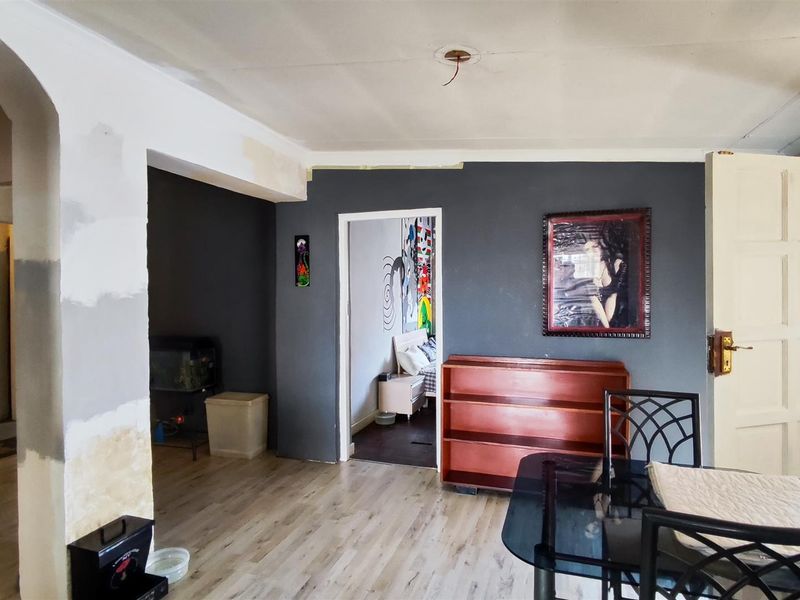 The Ultimate Fixer-Upper in Heart of Florentia - Photo 6