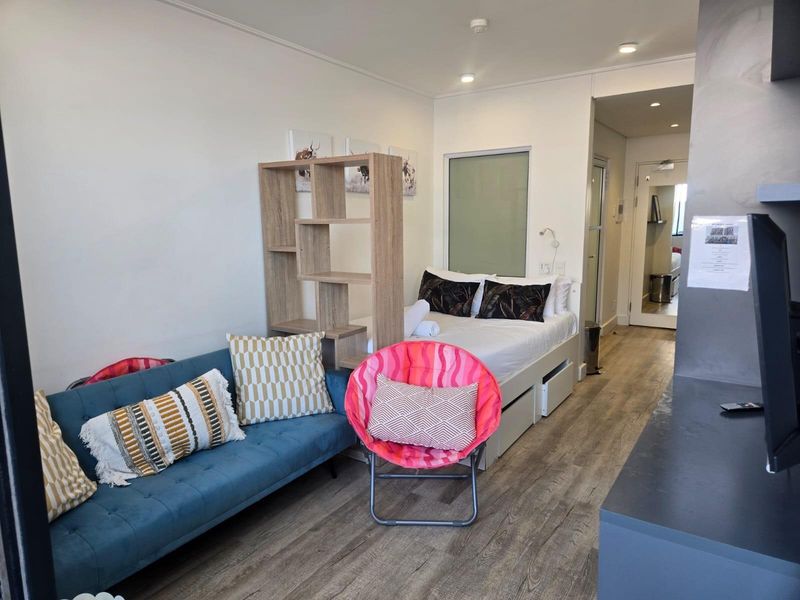 Close to Groote Schuur an most Amenities fully funished Apartment To Rent in Woodstock, Cape Town - Photo 5