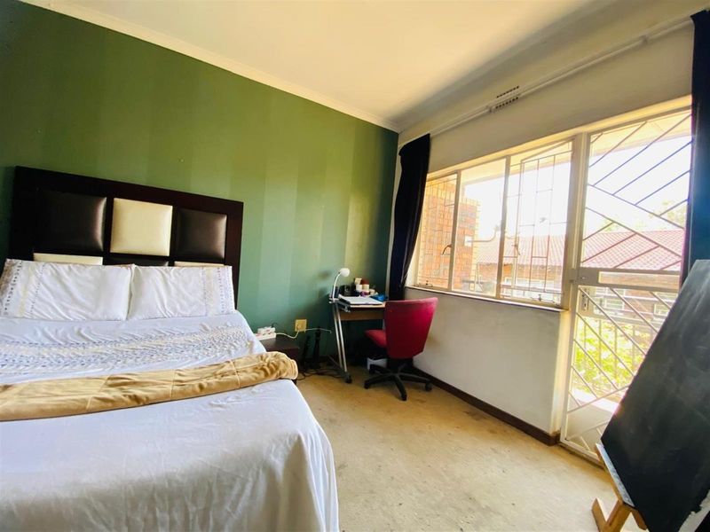 Duplex For Sale in Windsor West, Windsor, Randburg - Photo 7