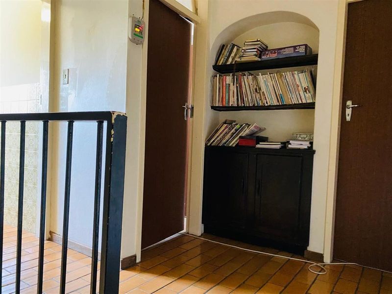 Duplex For Sale in Windsor West, Windsor, Randburg - Photo 6