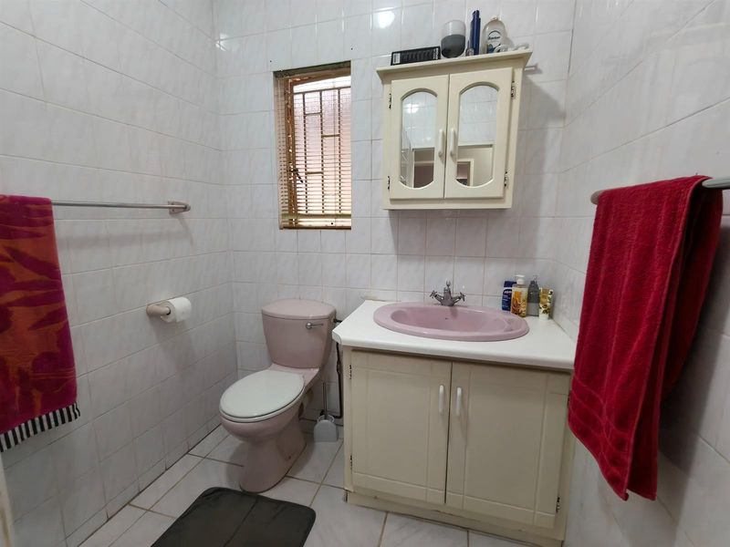 House For Sale in Sonheuwel Ext 1, Sonheuwel, Nelspruit - Photo 9