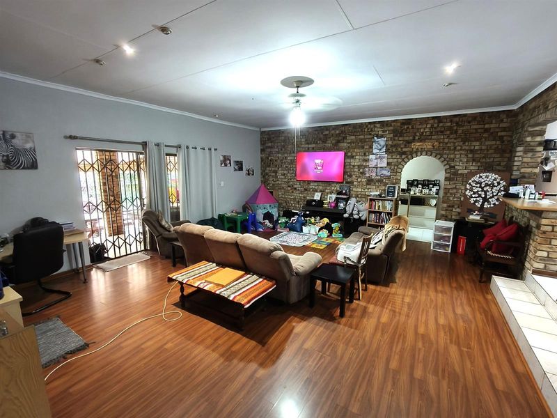 House For Sale in Sonheuwel Ext 1, Sonheuwel, Nelspruit - Photo 7