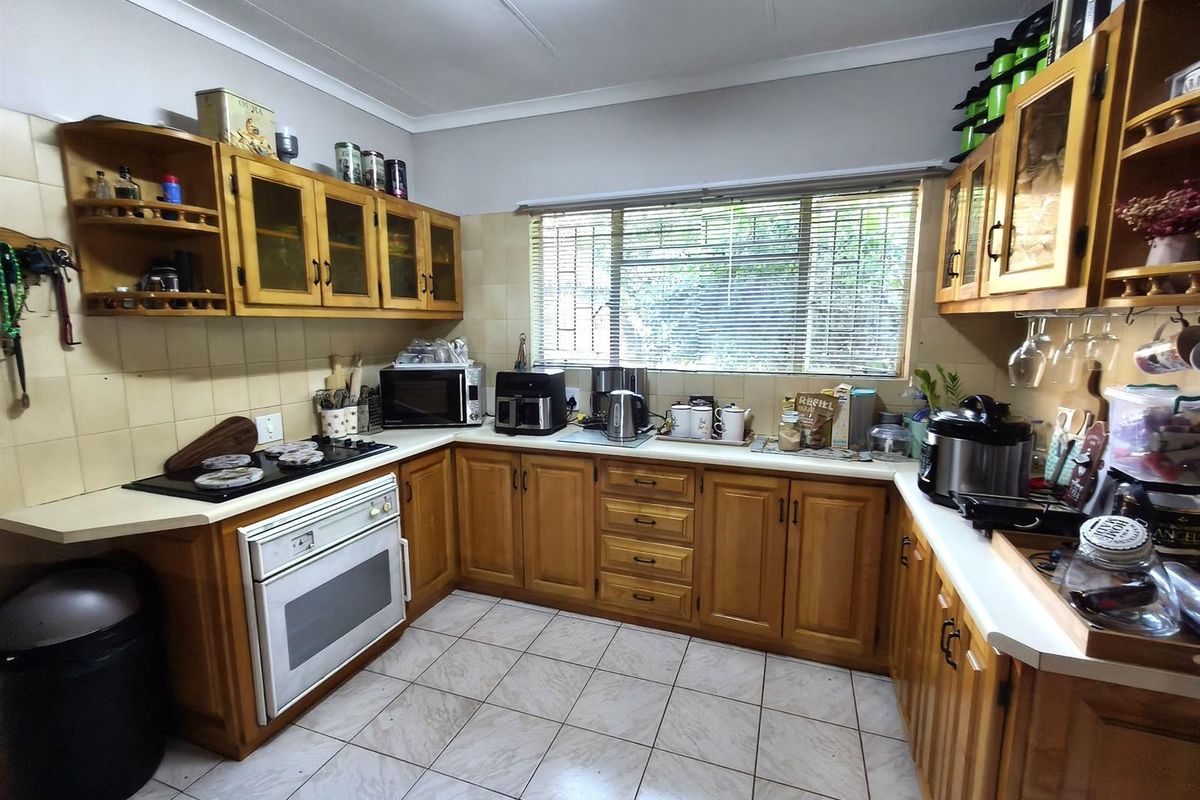 House For Sale in Sonheuwel Ext 1, Sonheuwel, Nelspruit - Photo 3